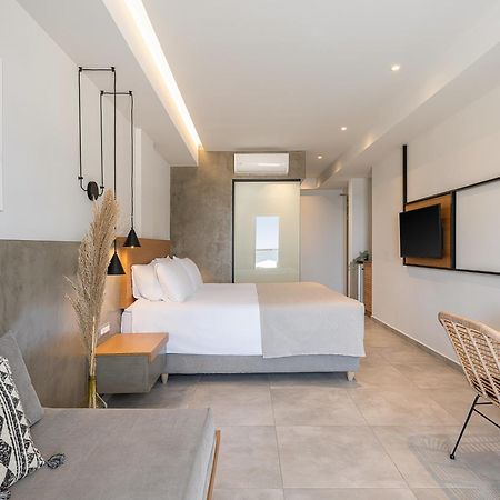 Alexia Beach Hotel Agia Marina  Bagian luar foto