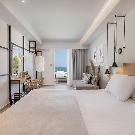 Alexia Beach Hotel Agia Marina  Bagian luar foto