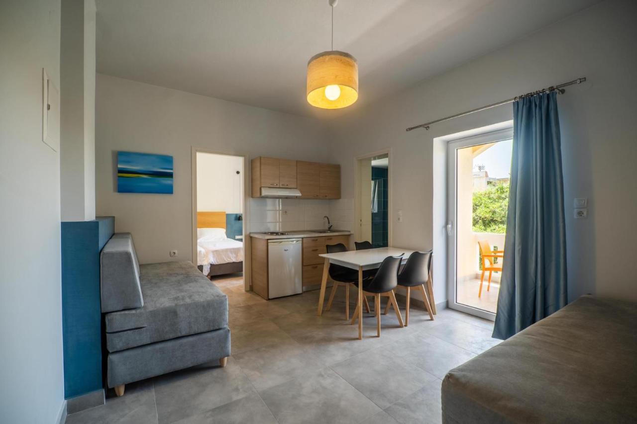 Alexia Beach Hotel Agia Marina  Bagian luar foto