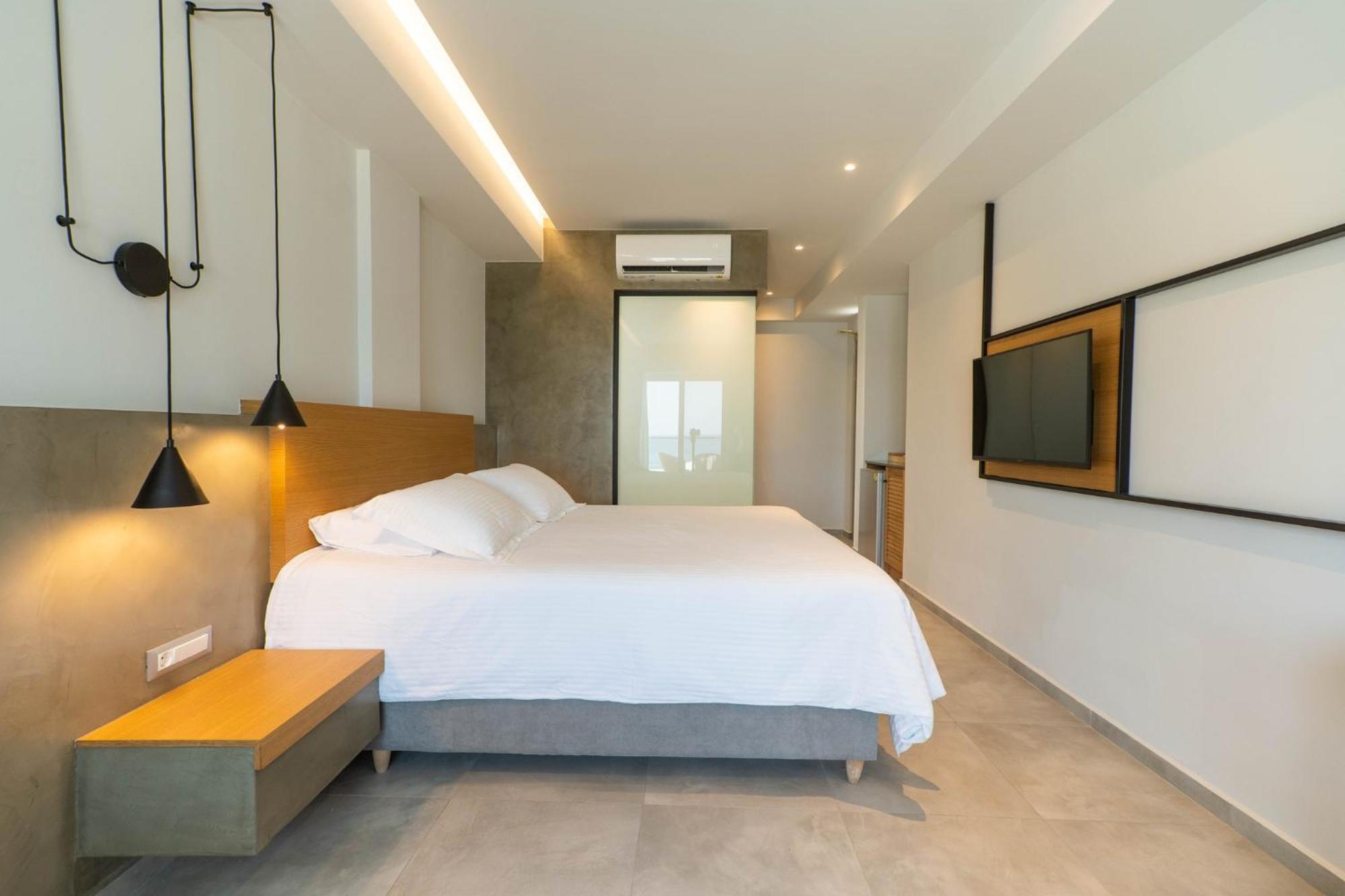 Alexia Beach Hotel Agia Marina  Bagian luar foto