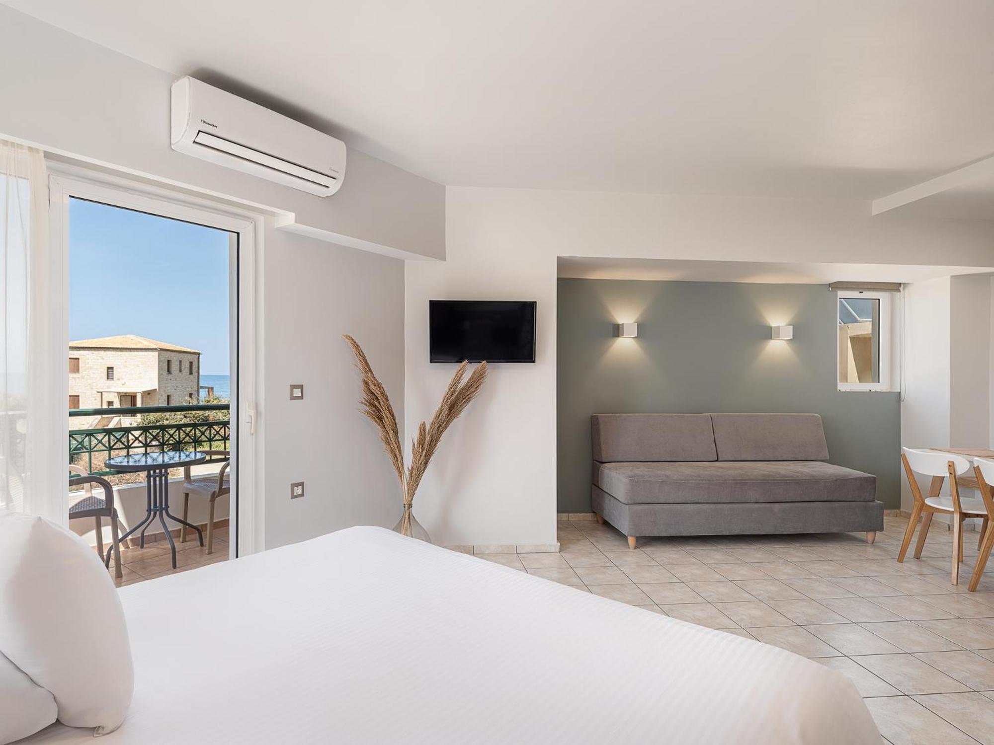 Alexia Beach Hotel Agia Marina  Bagian luar foto