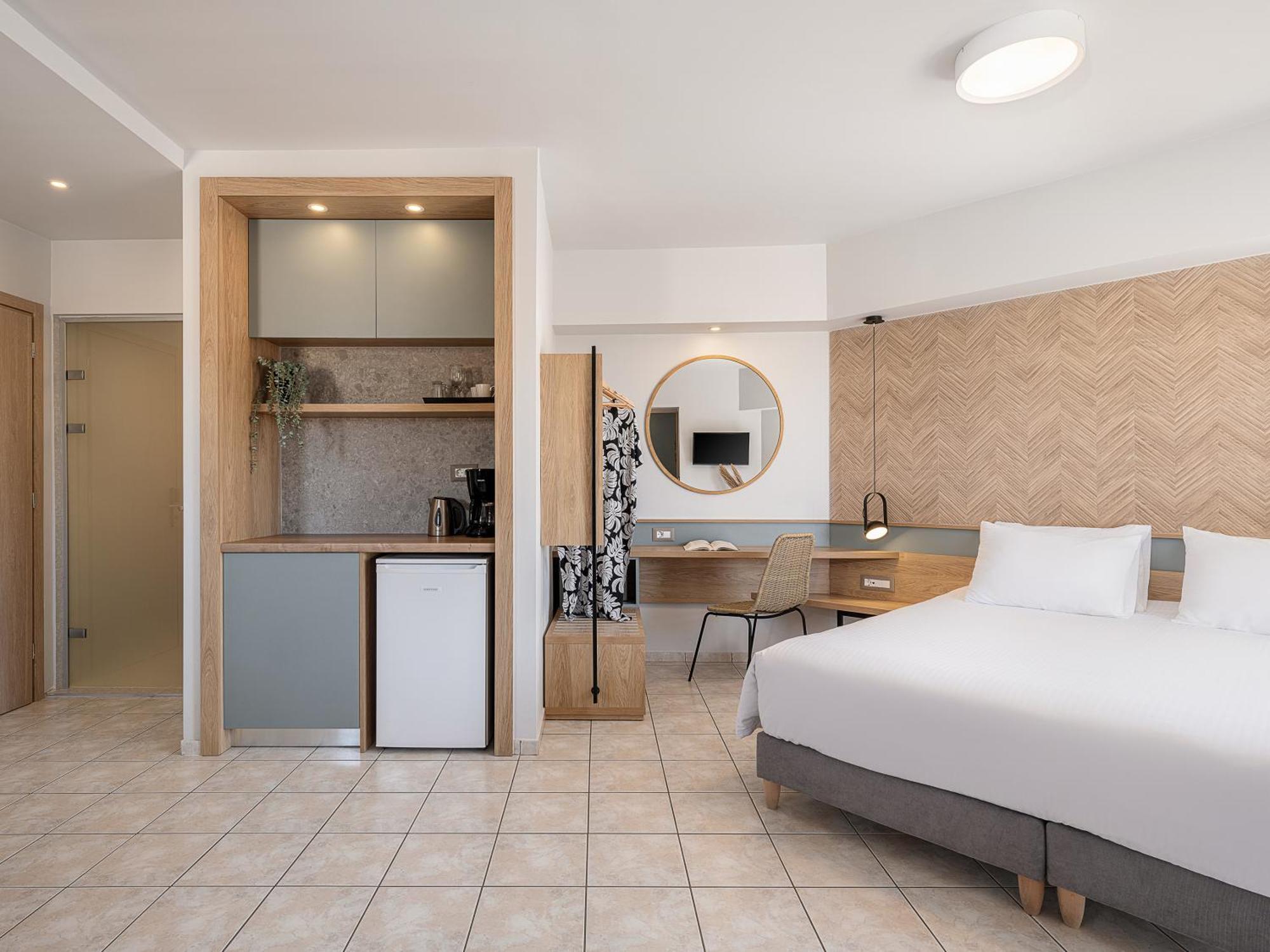 Alexia Beach Hotel Agia Marina  Bagian luar foto
