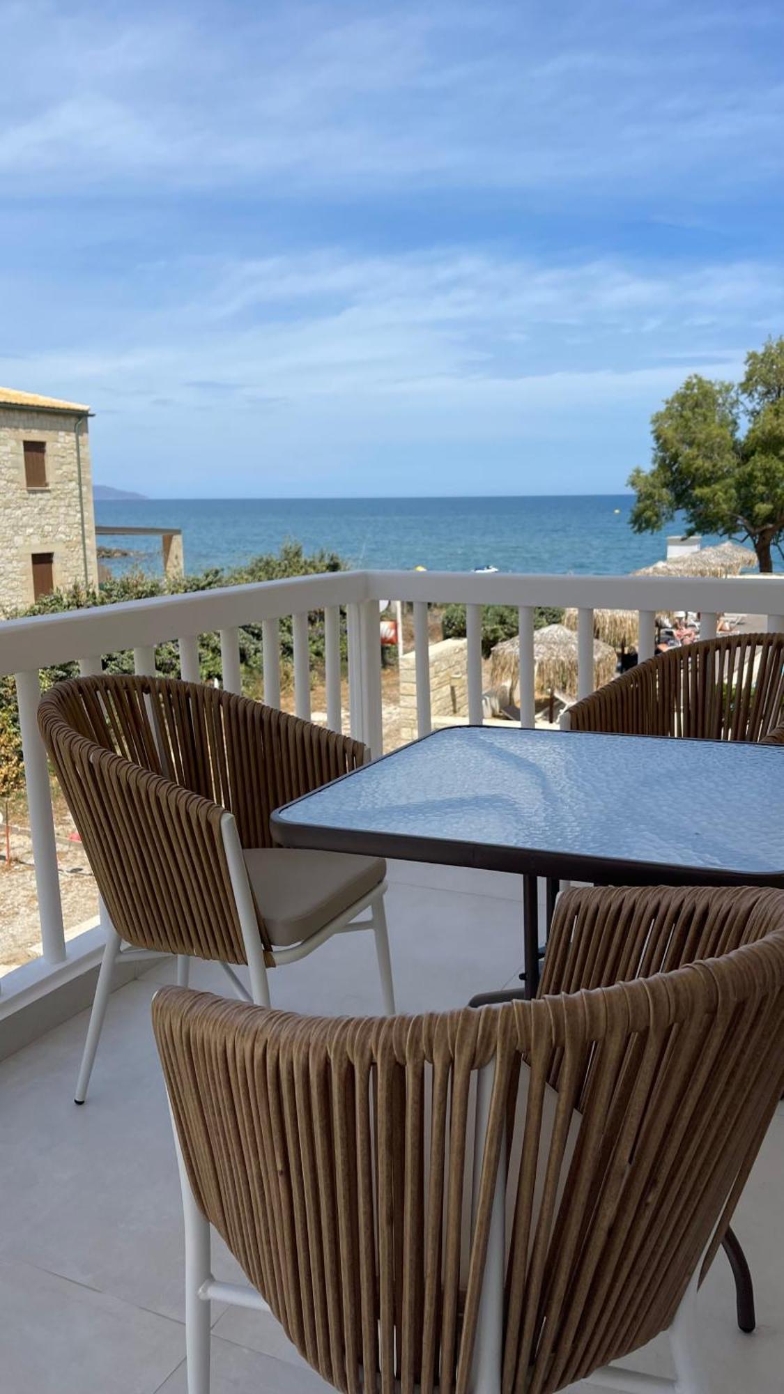 Alexia Beach Hotel Agia Marina  Bagian luar foto