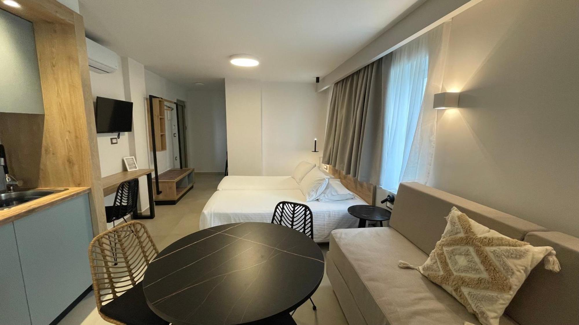 Alexia Beach Hotel Agia Marina  Bagian luar foto