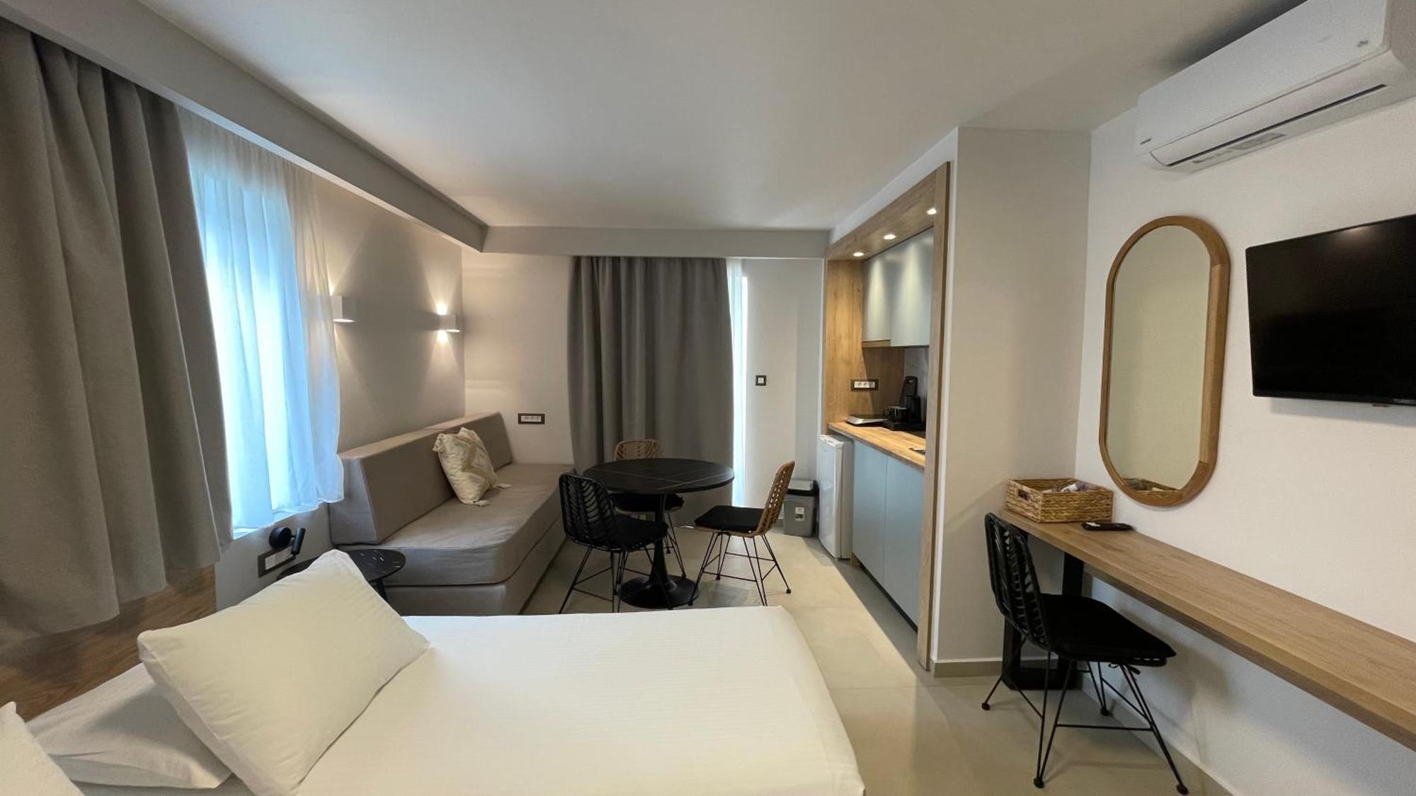 Alexia Beach Hotel Agia Marina  Bagian luar foto