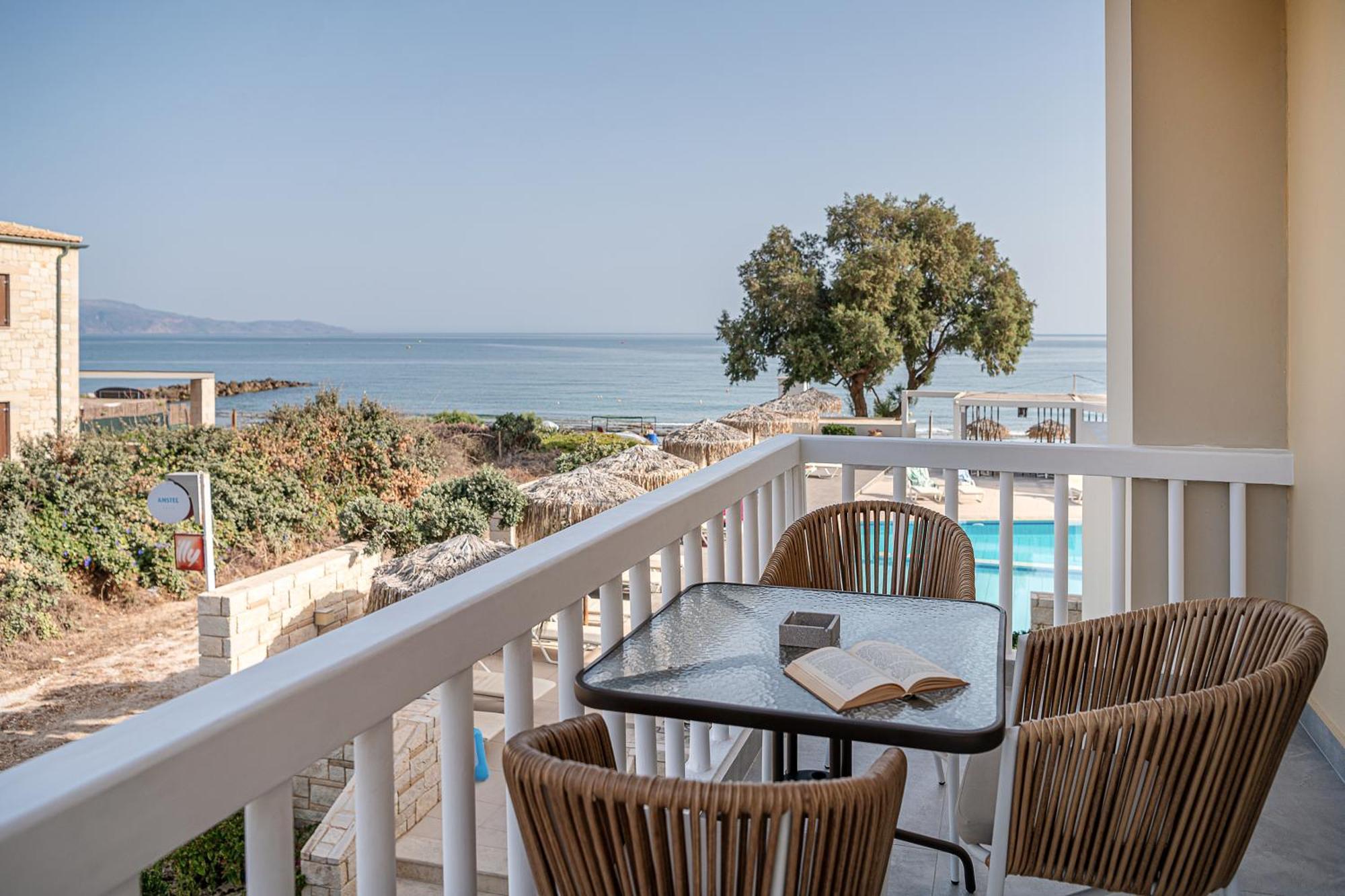 Alexia Beach Hotel Agia Marina  Bagian luar foto