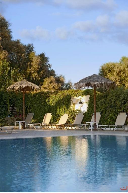 Alexia Beach Hotel Agia Marina  Bagian luar foto