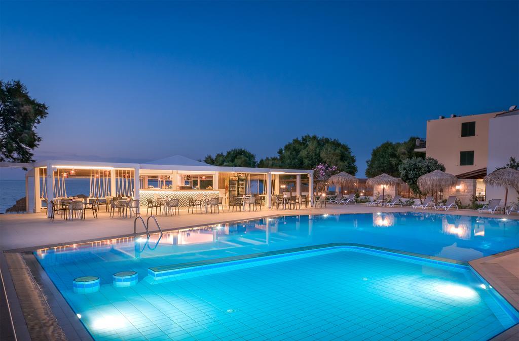 Alexia Beach Hotel Agia Marina  Bagian luar foto