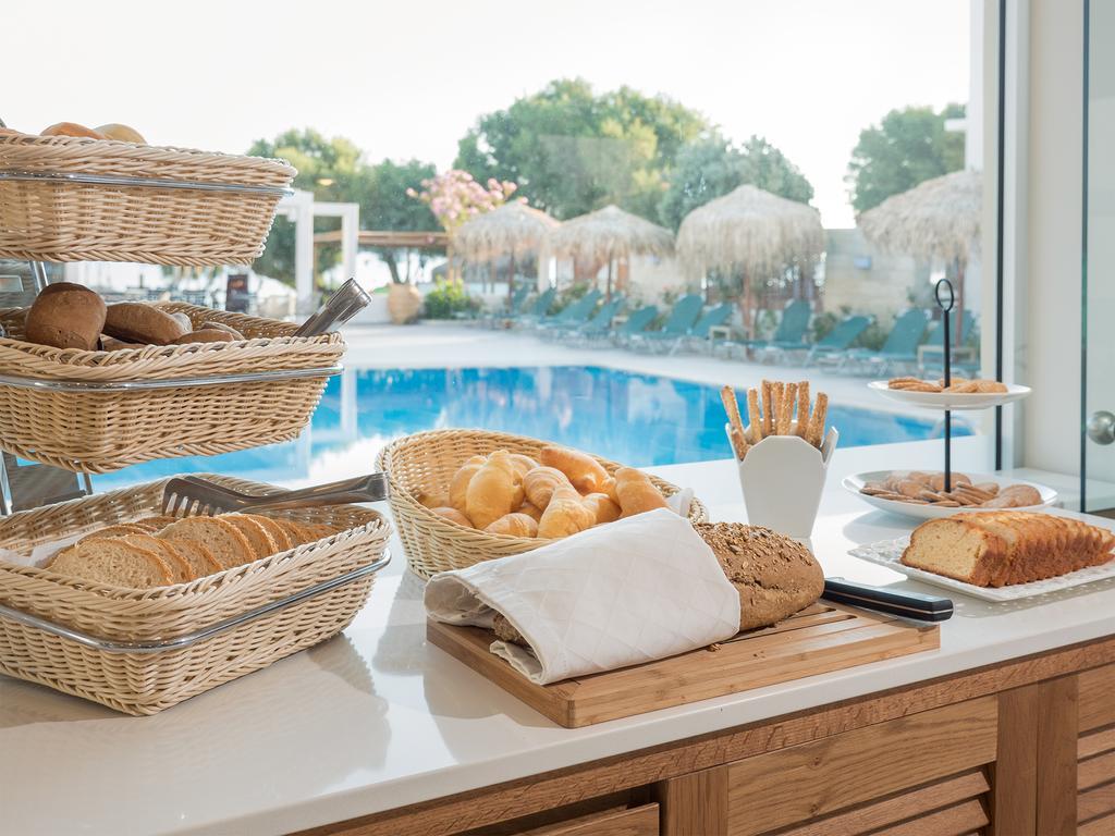 Alexia Beach Hotel Agia Marina  Bagian luar foto
